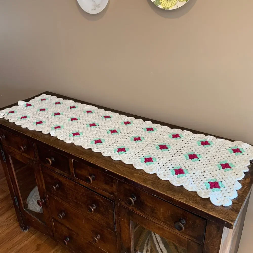 Vintage handmade crochet  rose flower table runner‎ cottagecore granny decor